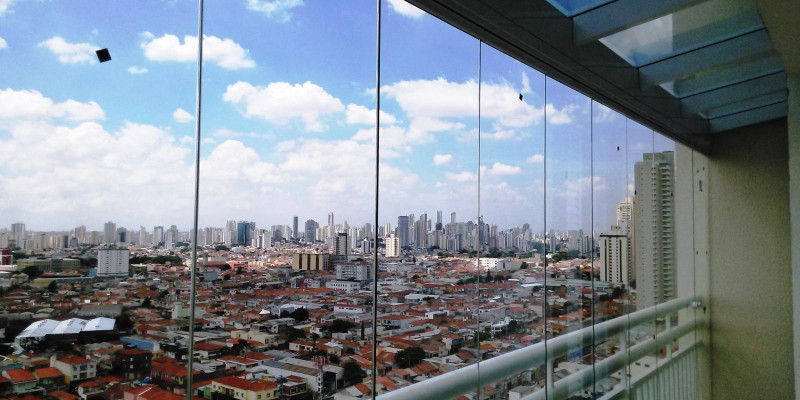 Eleve o padrão de elegância em sua casa com instalação de vidro adequada. Transforme espaços com transparência e sofisticação incomparáveis.